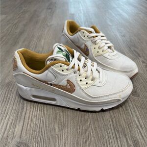 Nike Air Max 90 SE Sail Cork Athletic Shoe Womens US 5.5 DD0384-100 White Fabric